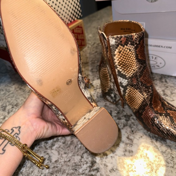 Chinese laundry snakeskin booties - Picture 2 of 2